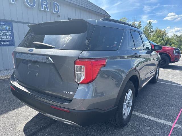 Certified 2022 Ford Explorer XLT w/ Equipment Group 202A image 3