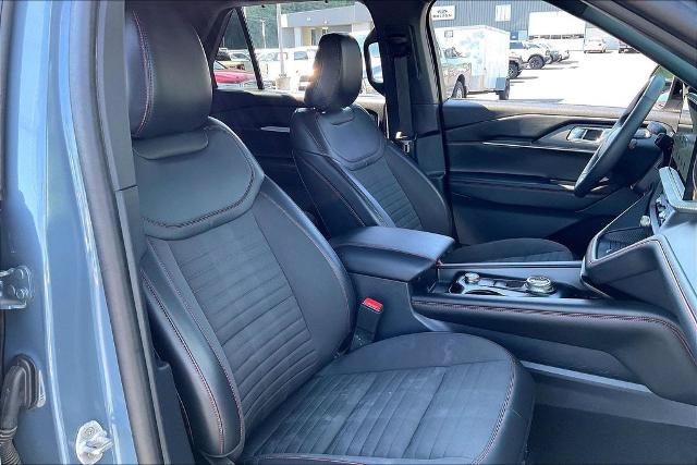 Certified 2025 Ford Explorer ST-Line w/ Premium Package AWD/4WD image 7