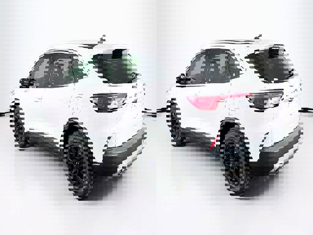 Certified 2022 Ford Escape SE w/ Cold Weather Package image 3