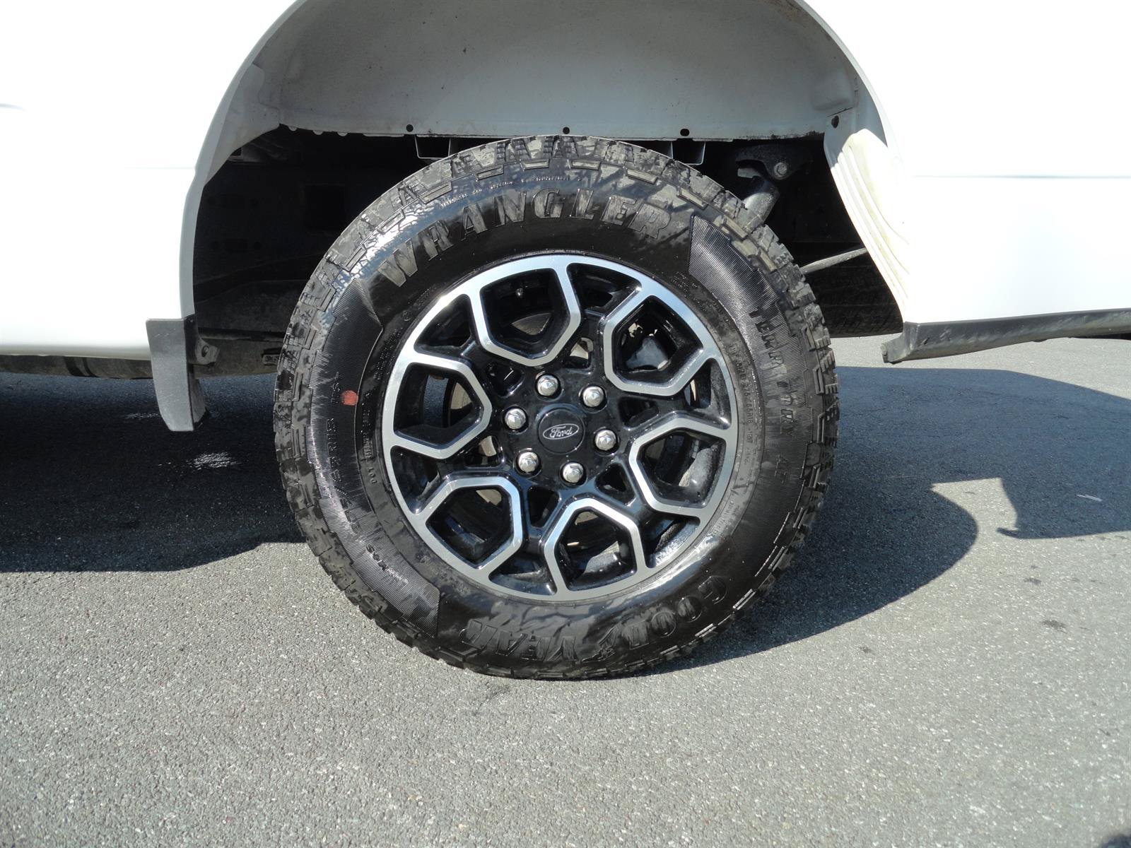 Certified 2022 Ford F150 XL w/ STX Appearance Package AWD/4WD image 9