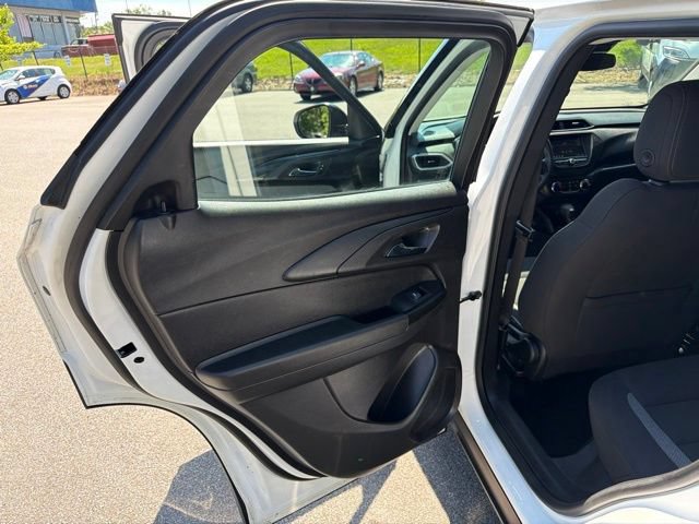 Used 2023 Chevrolet TrailBlazer LS FWD image 14