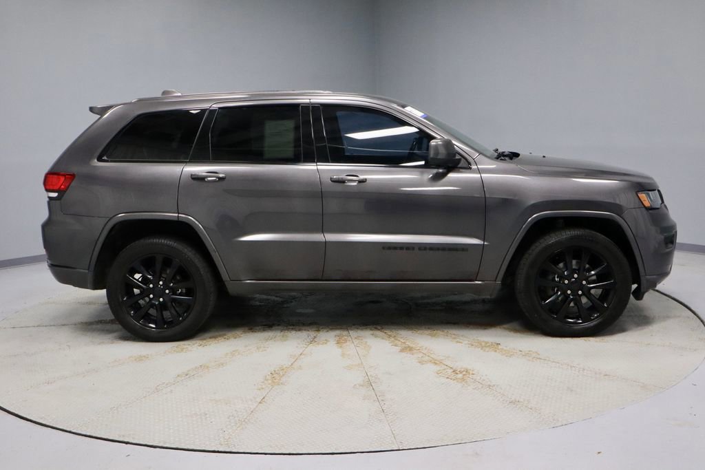 Used 2020 Jeep Grand Cherokee Altitude image 6