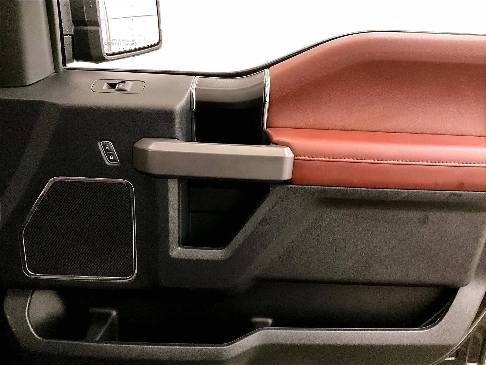 Certified 2019 Ford F150 Platinum w/ Equipment Group 701A Luxury image 23