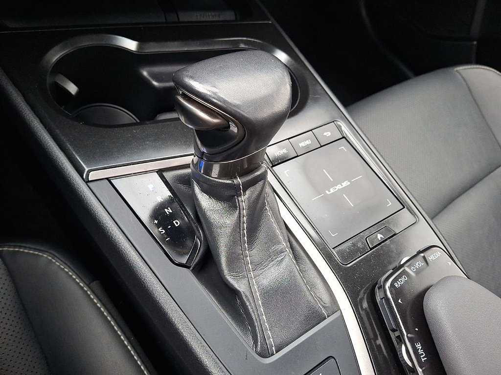 Used 2019 Lexus UX 250h w/ Premium Package AWD/4WD image 12