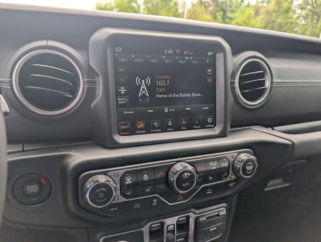 Used 2023 Jeep Wrangler Unlimited Sahara w/ Cold Weather Group AWD/4WD image 14