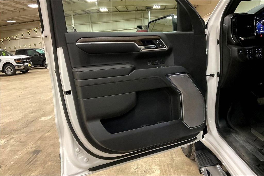 Used 2024 Chevrolet Silverado 1500 High Country w/ High Country Premium Package image 22