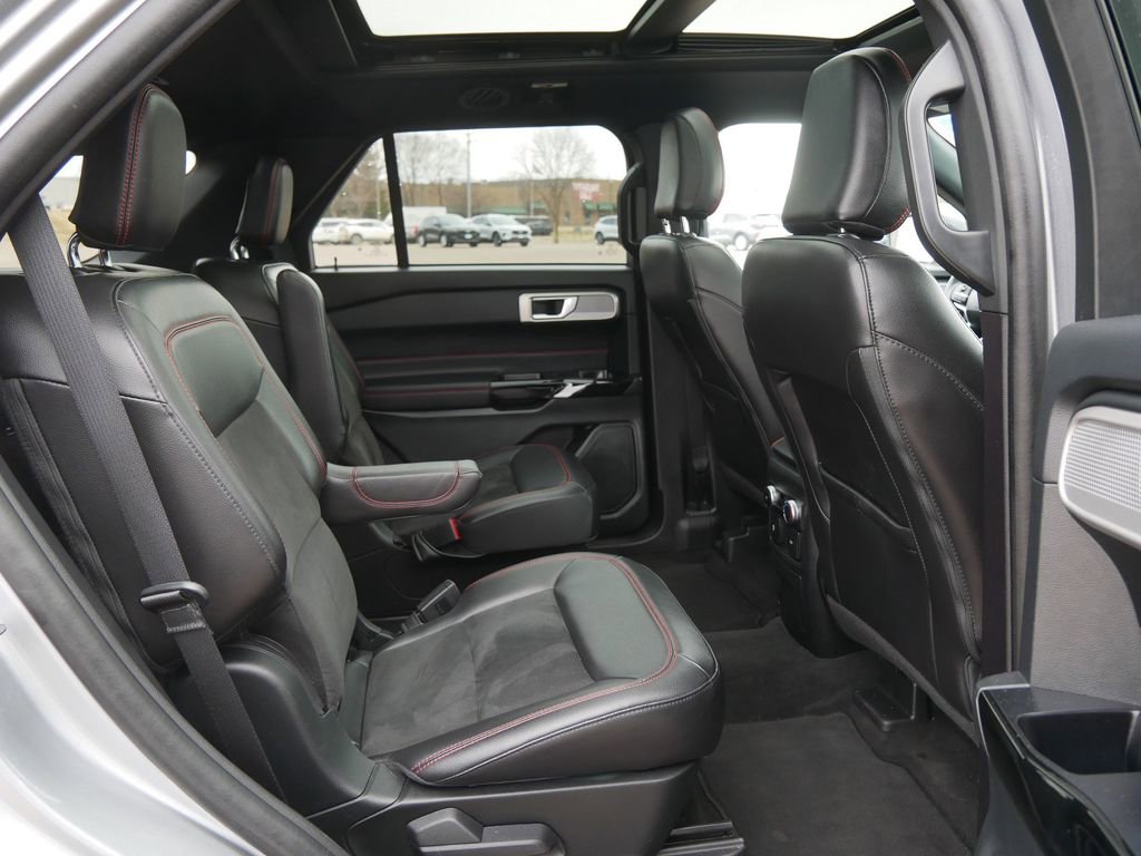 Certified 2023 Ford Explorer ST-Line AWD/4WD image 13