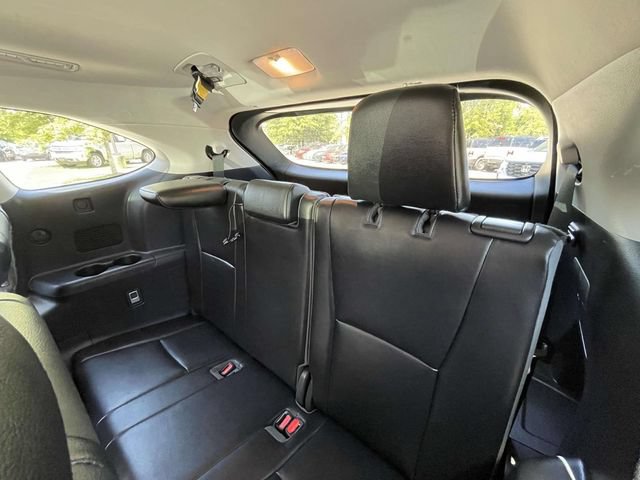 Used 2021 Toyota Highlander XLE AWD/4WD image 17
