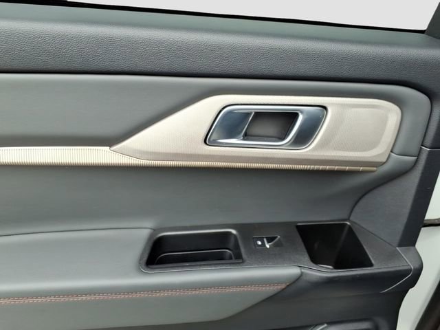 Certified 2025 Ford Explorer Active RWD image 8