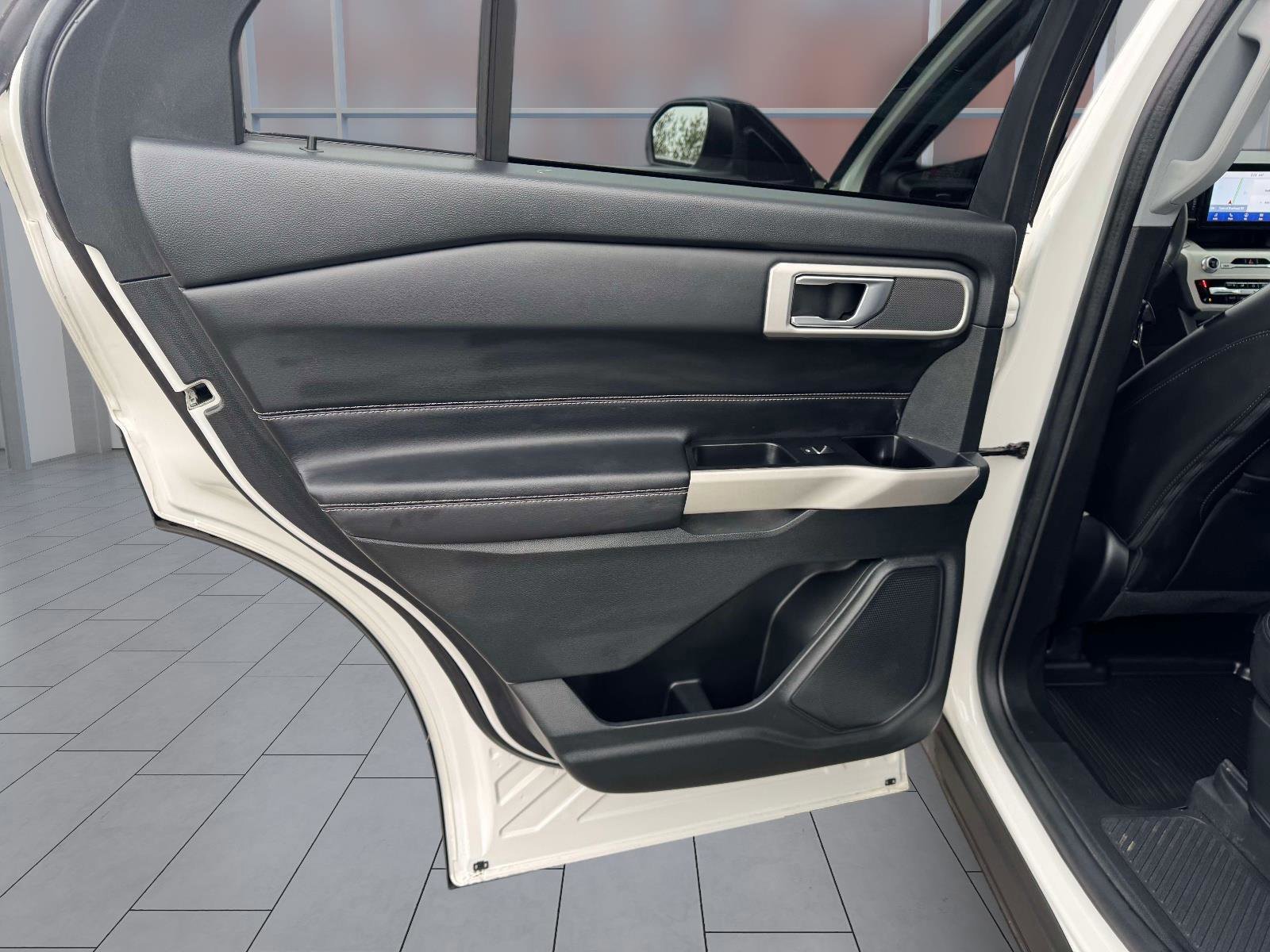 Certified 2022 Ford Explorer XLT w/ Equipment Group 202A image 18