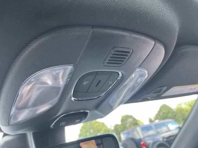 Used 2023 Jeep Compass Latitude w/ Sun and Sound Group AWD/4WD image 35