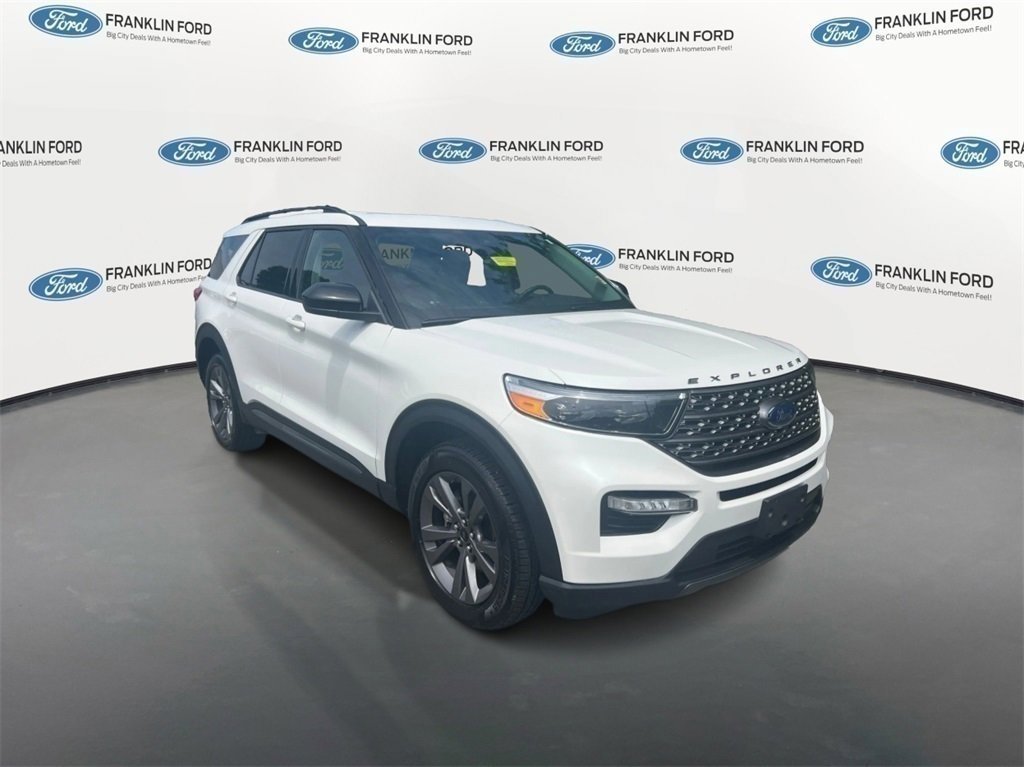 Certified 2022 Ford Explorer XLT w/ Equipment Group 202A image 7