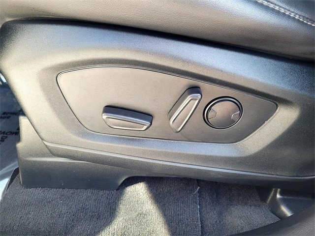 Certified 2022 Ford Explorer XLT w/ Equipment Group 202A image 10