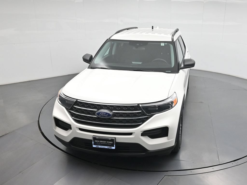 Certified 2024 Ford Explorer XLT RWD image 39