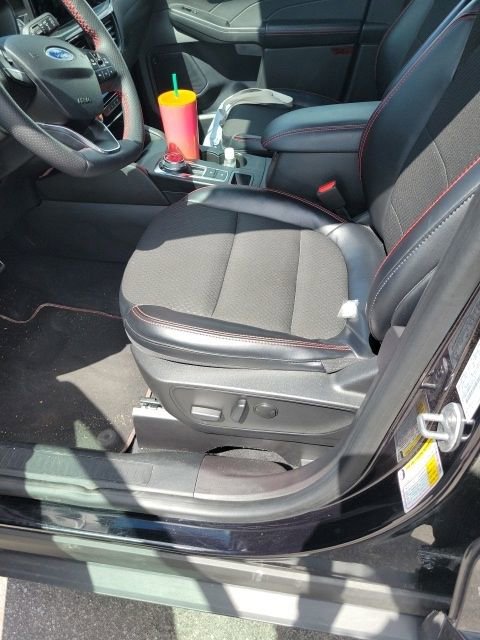 Certified 2023 Ford Escape ST-Line w/ Tech Pack #1 AWD/4WD image 4