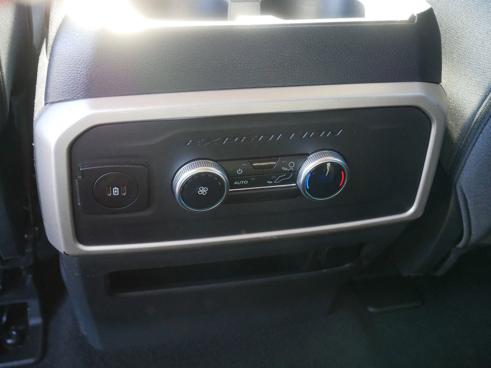 Certified 2024 Ford Expedition XLT image 21