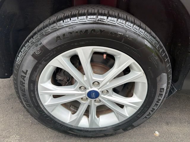 Certified 2017 Ford Escape SE w/ SE Leather Comfort Package AWD/4WD image 25