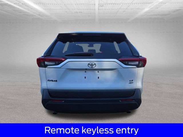 Used 2022 Toyota RAV4 LE AWD/4WD image 9