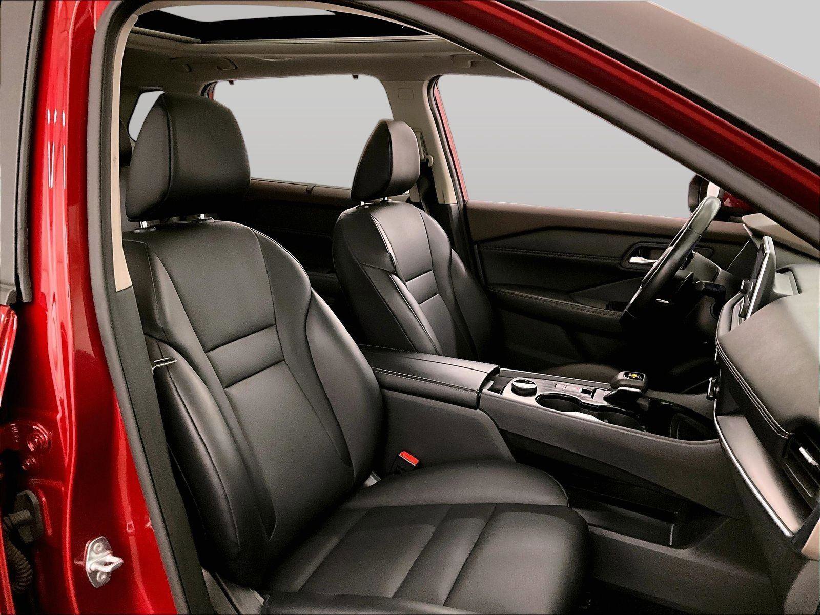 Used 2023 Nissan Rogue SV w/ SV Premium B Package image 7