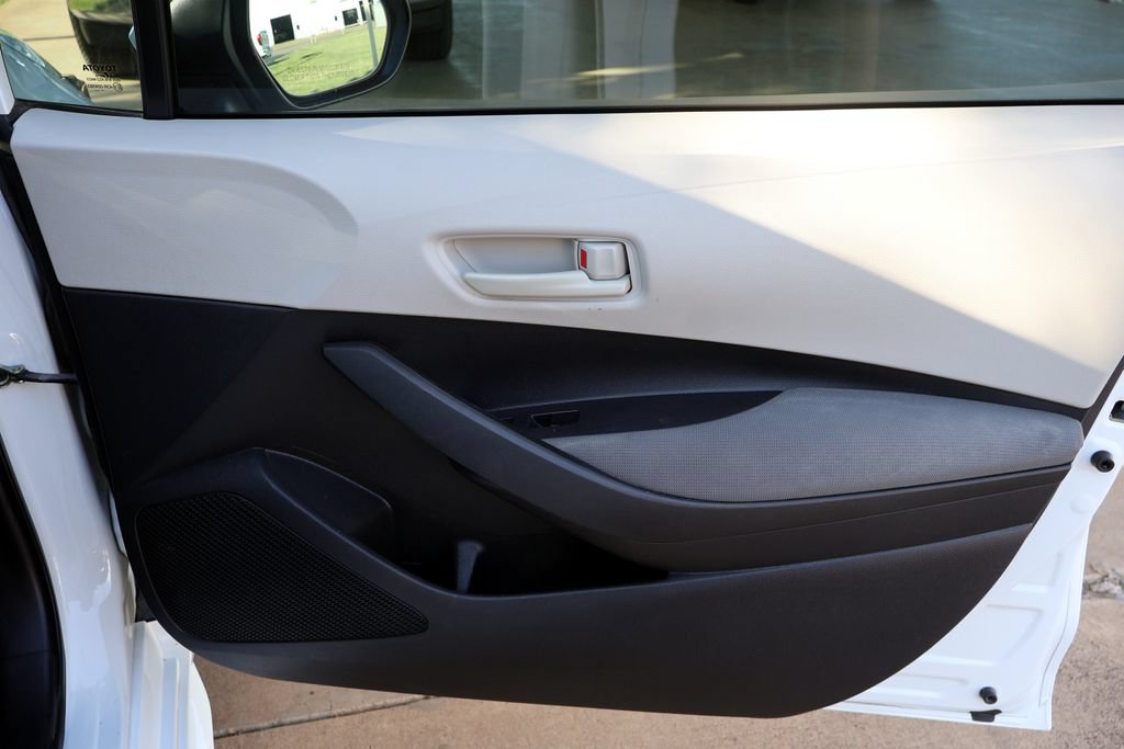 Used 2022 Toyota Corolla LE FWD image 18