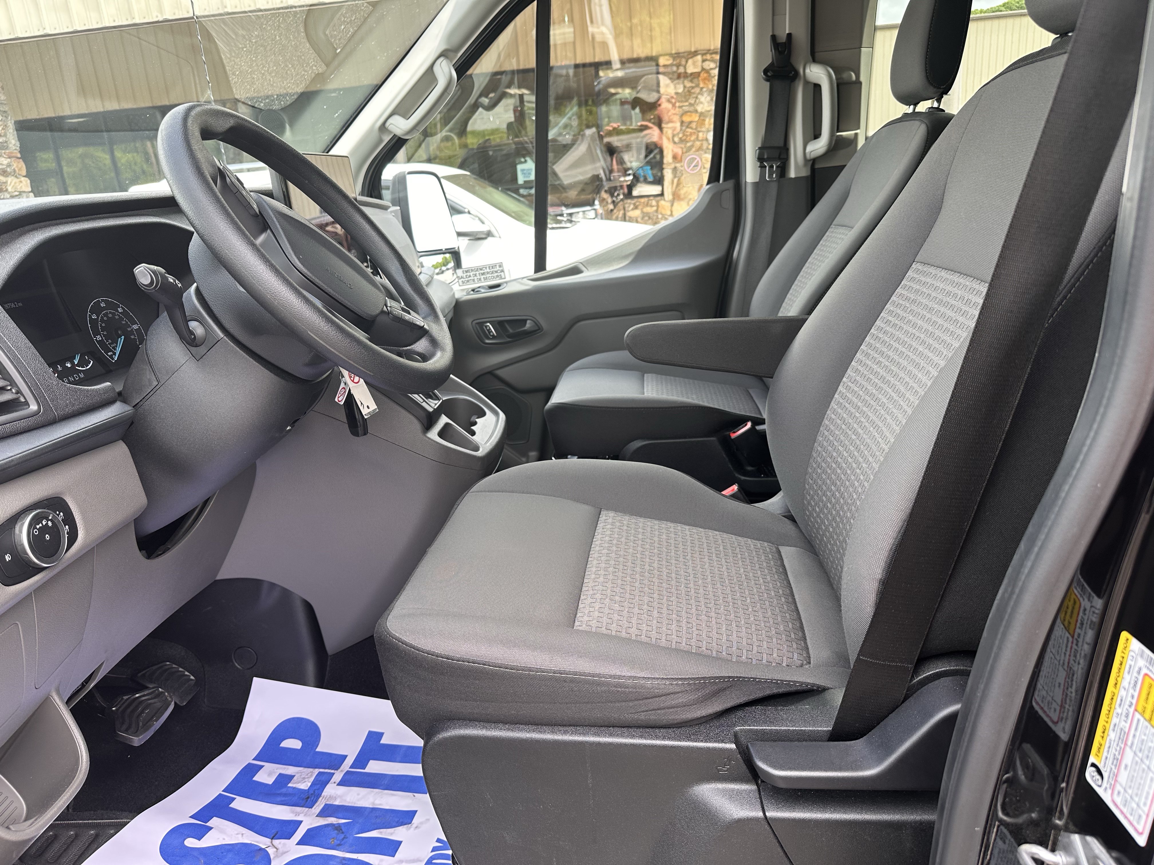 Certified 2025 Ford Transit 350 XLT RWD image 9