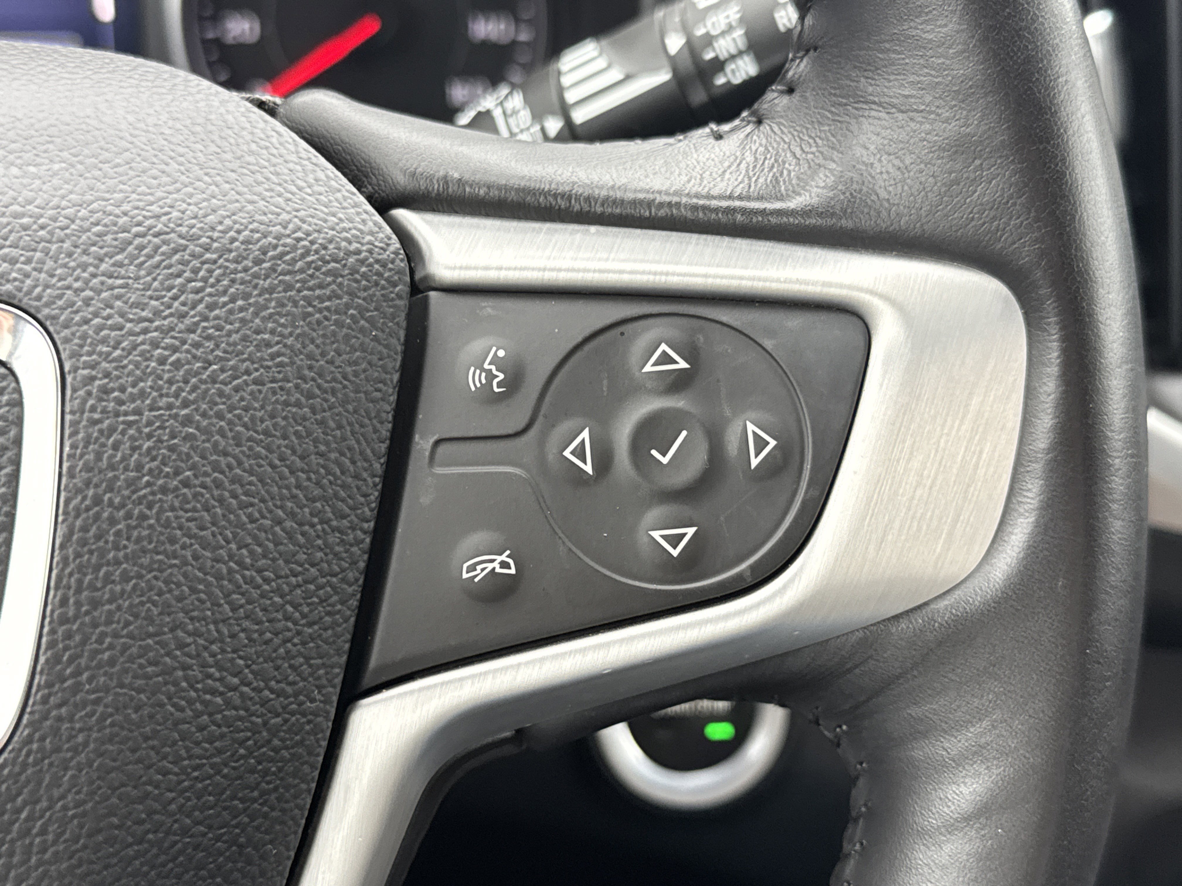 Used 2019 GMC Terrain SLE w/ Driver Convenience Package image 17