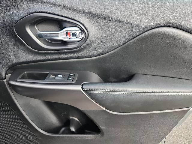 Used 2020 Jeep Cherokee Limited AWD/4WD image 33