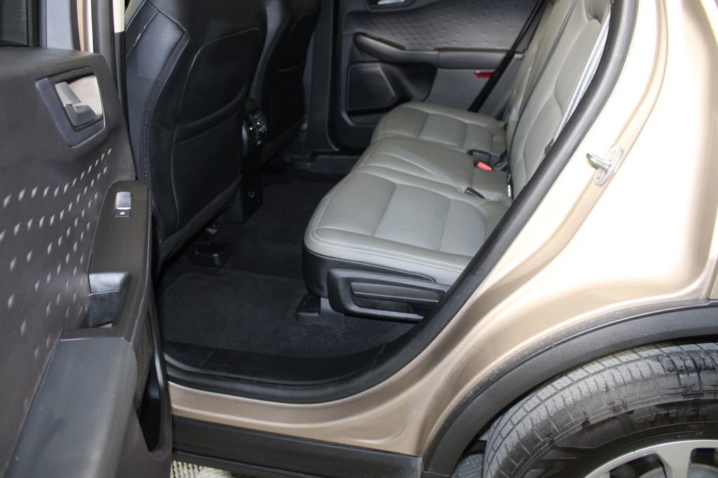 Certified 2020 Ford Escape SE image 11