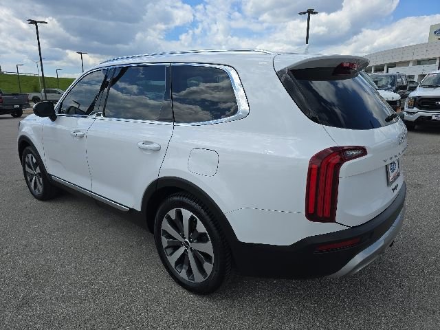 Used 2022 Kia Telluride EX w/ EX Premium Package FWD image 3