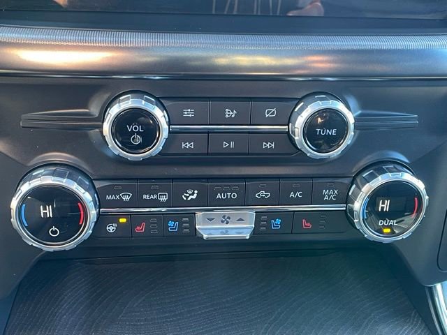 Certified 2021 Ford F150 Platinum w/ Equipment Group 701A High image 28