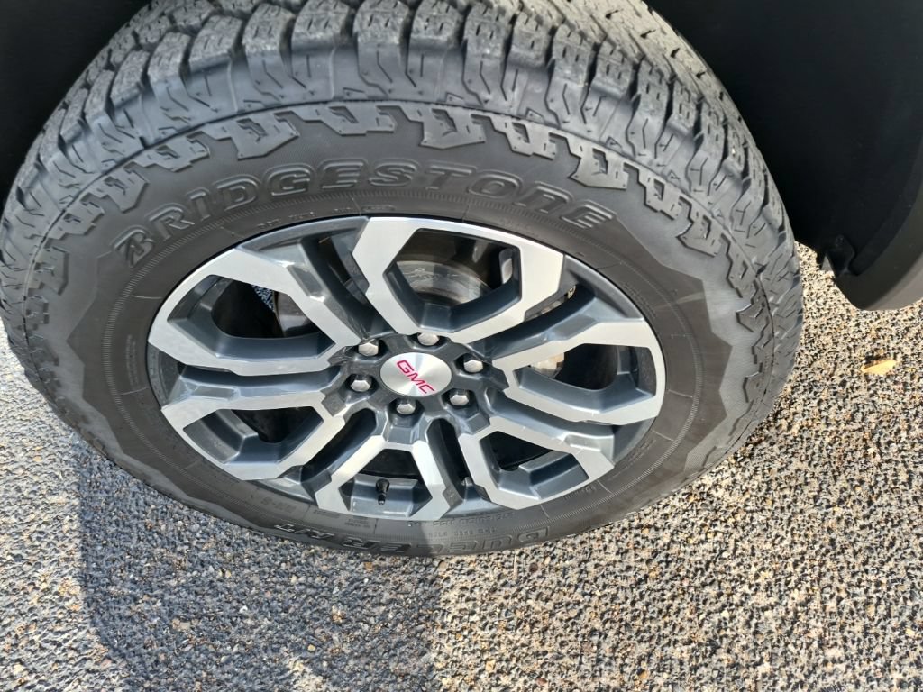 Used 2024 GMC Canyon AT4 AWD/4WD image 30