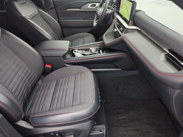 Certified 2025 Ford Explorer ST-Line w/ ST-Line Street Pack image 31