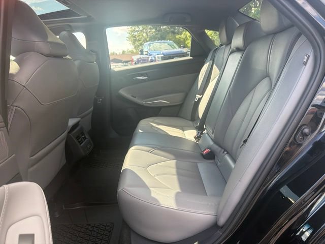 Used 2022 Toyota Avalon XLE w/ Moonroof Package FWD image 33