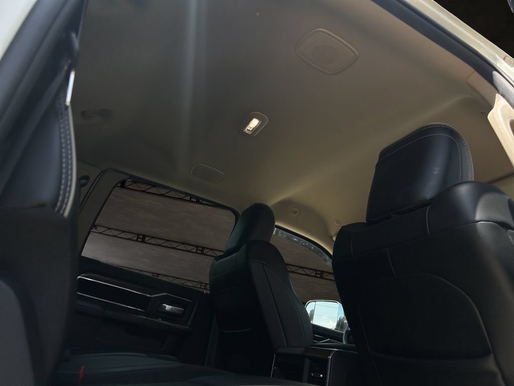 Used 2022 RAM 3500 Laramie AWD/4WD image 16
