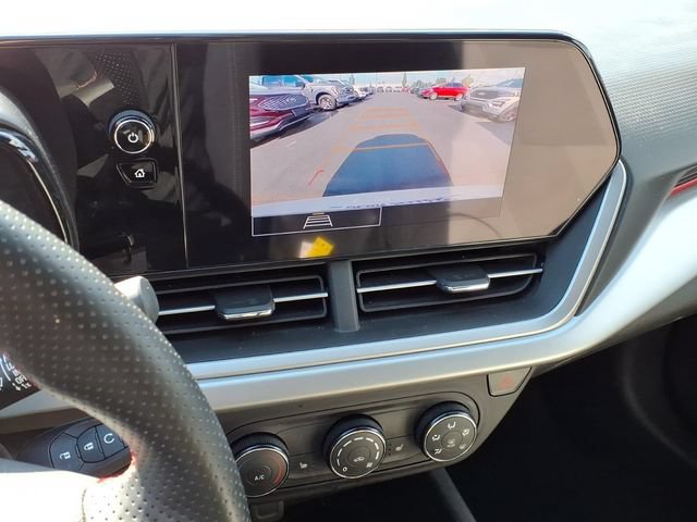Used 2024 Chevrolet Trax RS FWD image 23