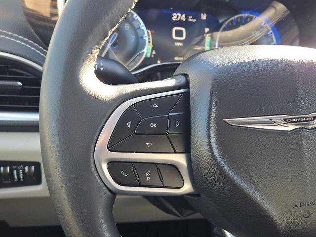 Used 2024 Chrysler Pacifica Limited image 31