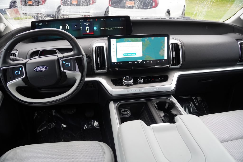 Certified 2025 Ford Expedition Max Platinum w/ Driver's Package AWD/4WD image 22