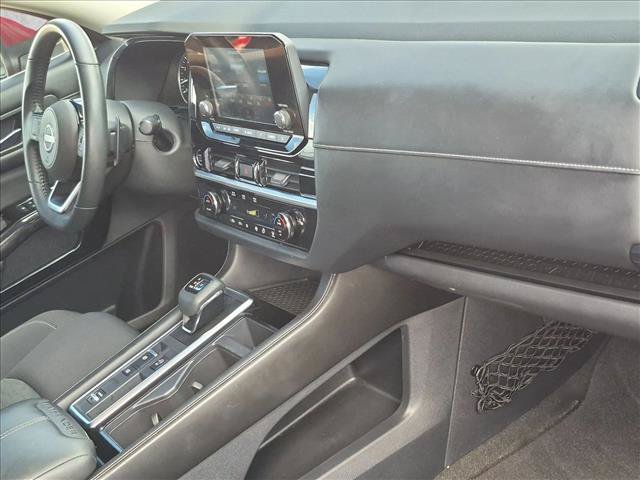Used 2022 Nissan Pathfinder SV w/ SV Black Package FWD image 22