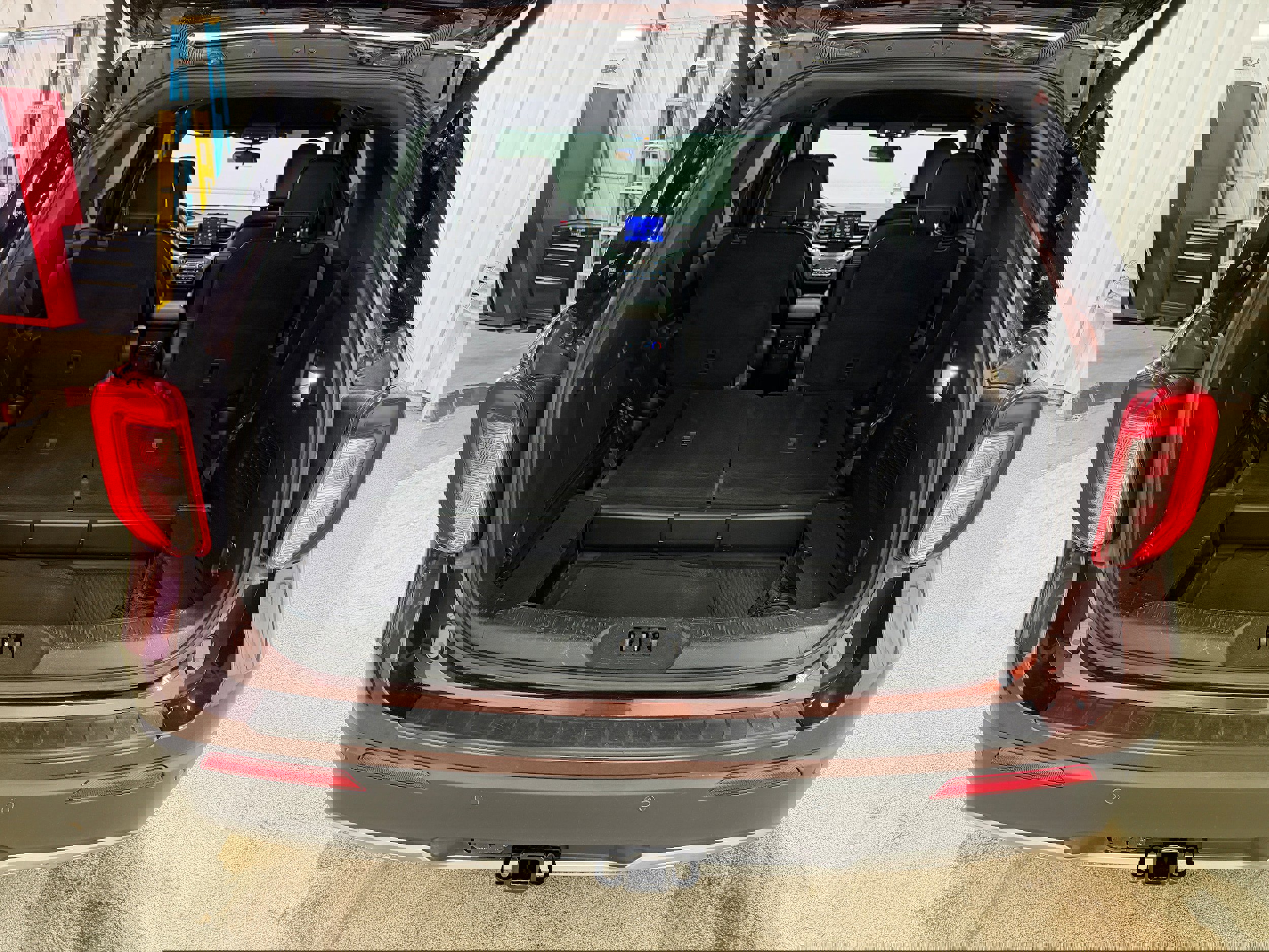 Certified 2020 Ford Explorer XLT w/ Equipment Group 202A image 29