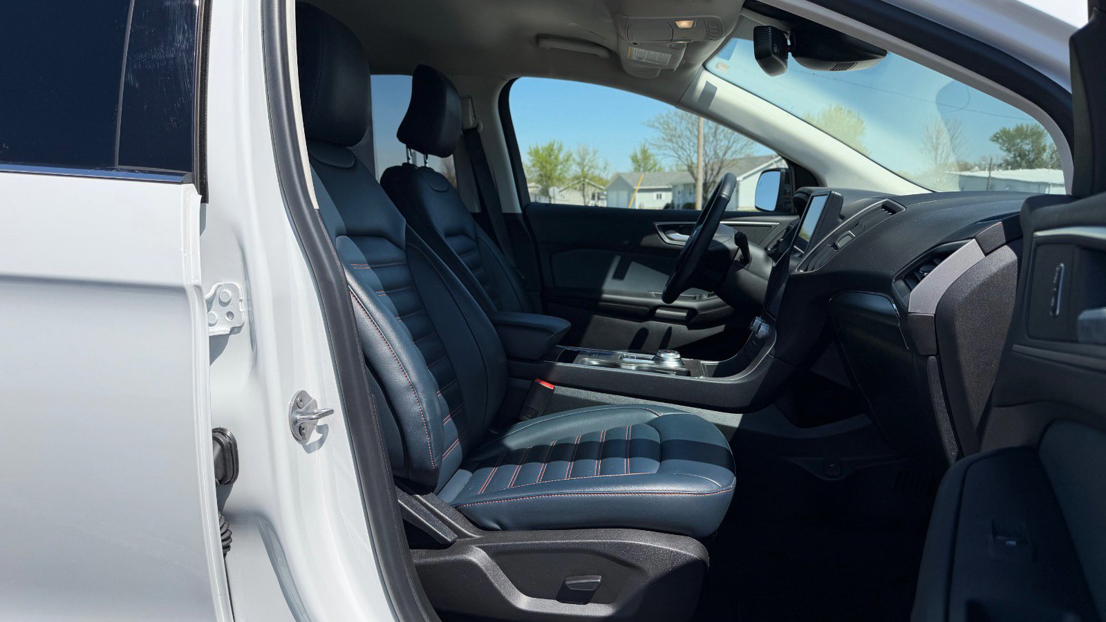 Certified 2022 Ford Edge SEL w/ Sport Appearance Package AWD/4WD image 25