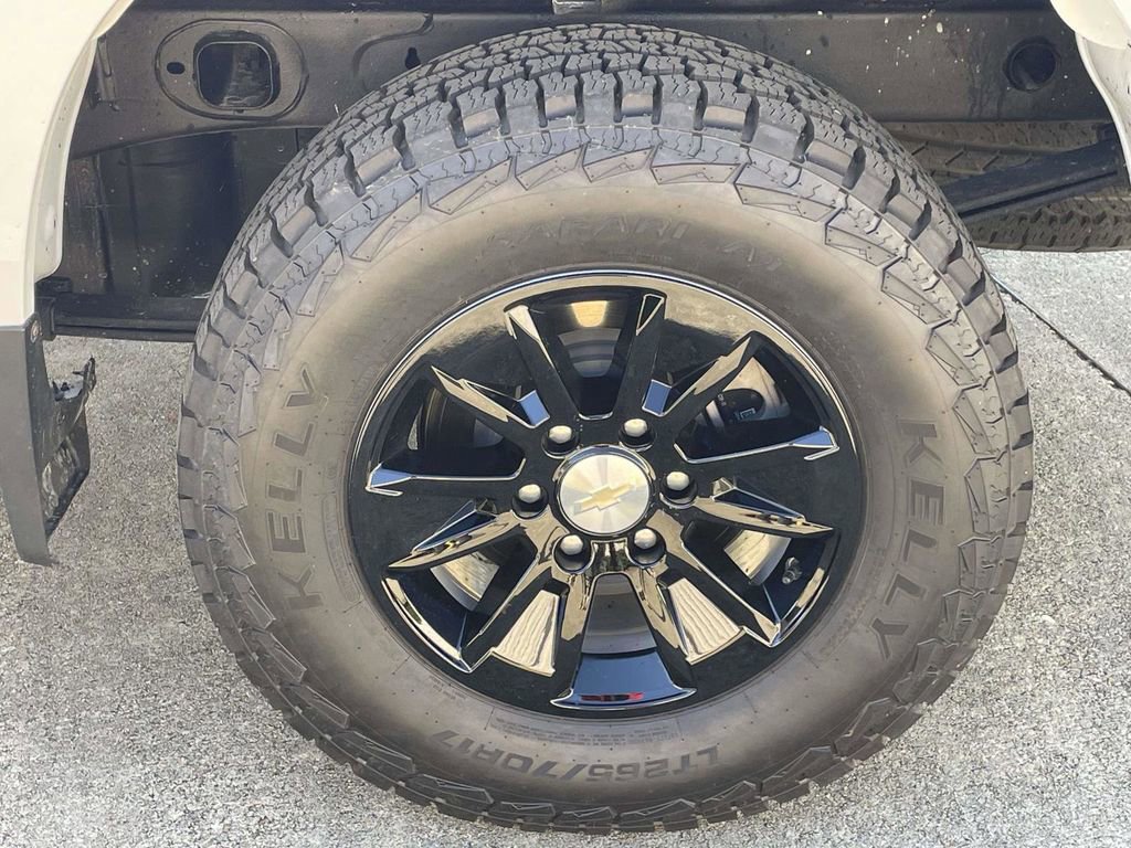 Used 2023 Chevrolet Silverado 1500 LT image 9