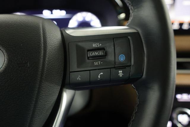 Used 2023 INFINITI QX60 Sensory w/ Vision Package AWD/4WD image 16