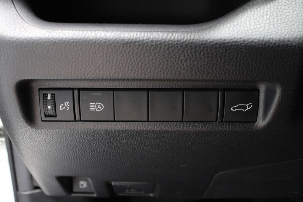 Used 2022 Toyota RAV4 XLE w/ Convenience Package AWD/4WD image 27