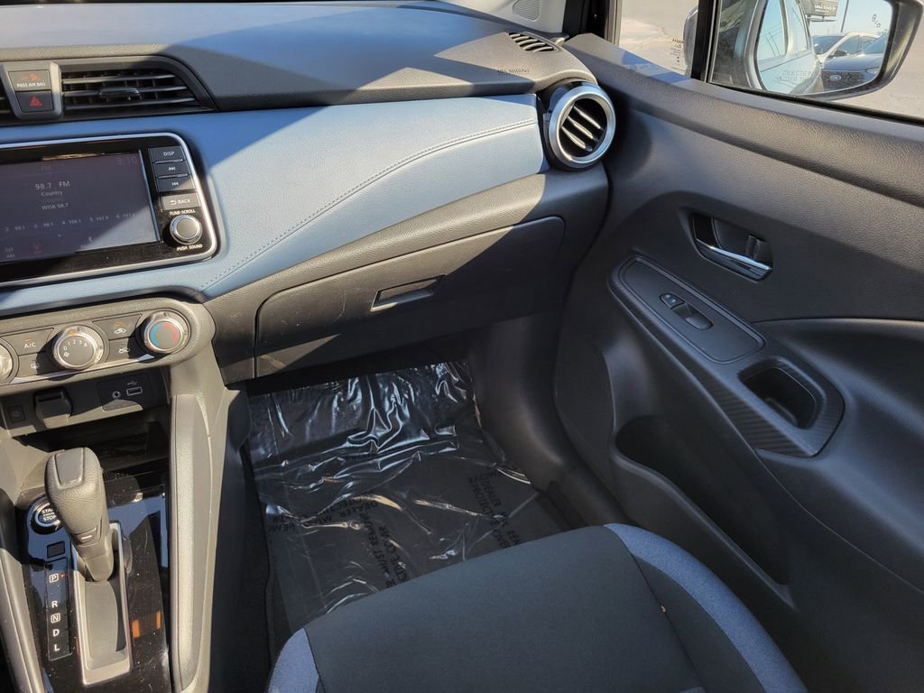 Used 2025 Nissan Versa SV image 18