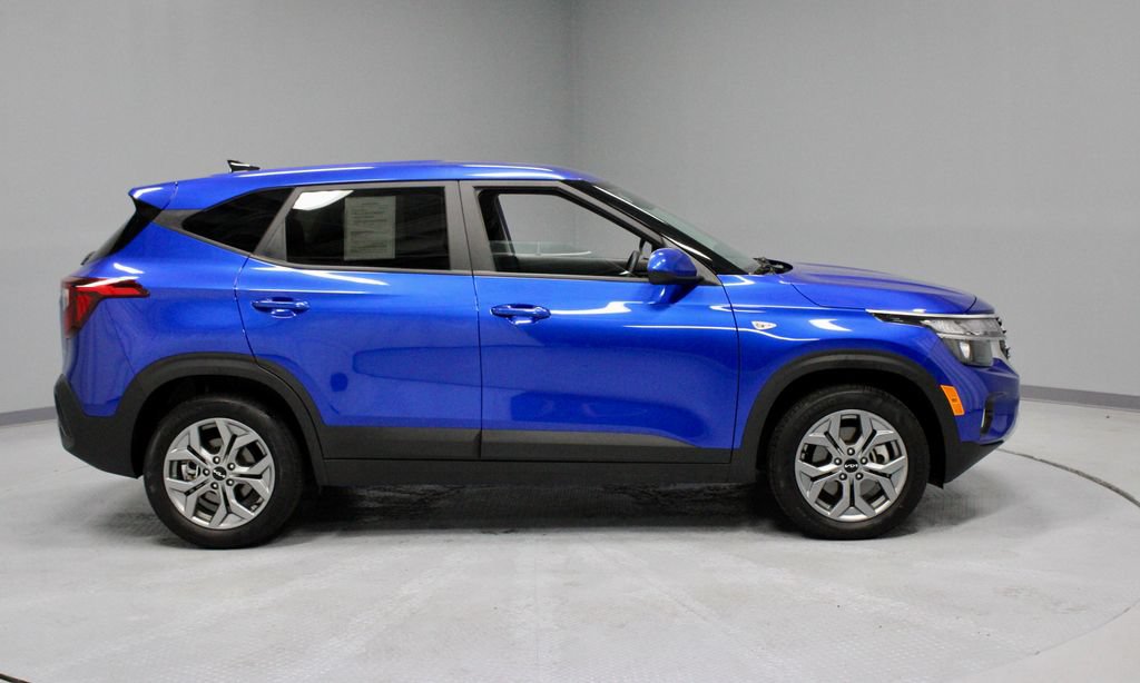 Used 2024 Kia Seltos LX AWD/4WD image 11