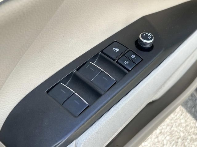 Used 2022 Toyota Camry XLE w/ Cold Weather Package image 29