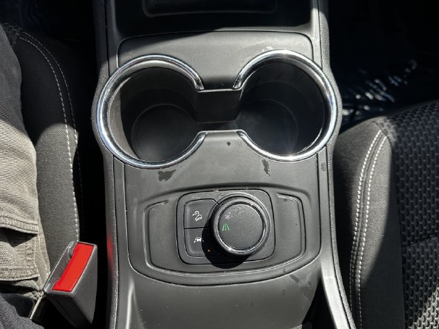 Used 2024 GMC Terrain SLE FWD image 25