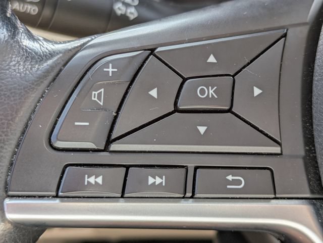 Used 2019 Nissan Rogue SV w/ Premium Package FWD image 25