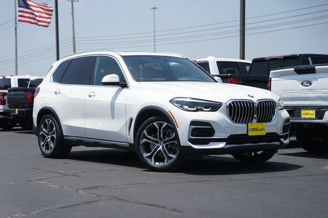 Used 2023 BMW X5 xDrive40i w/ Premium Package AWD/4WD image 2