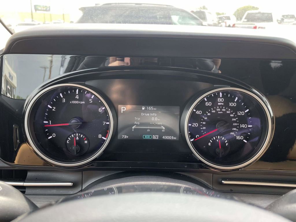 Used 2024 Kia Carnival EX image 30